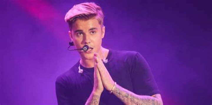 Justin Bieber really, really tried to cover up his Selena Gomez tattoo