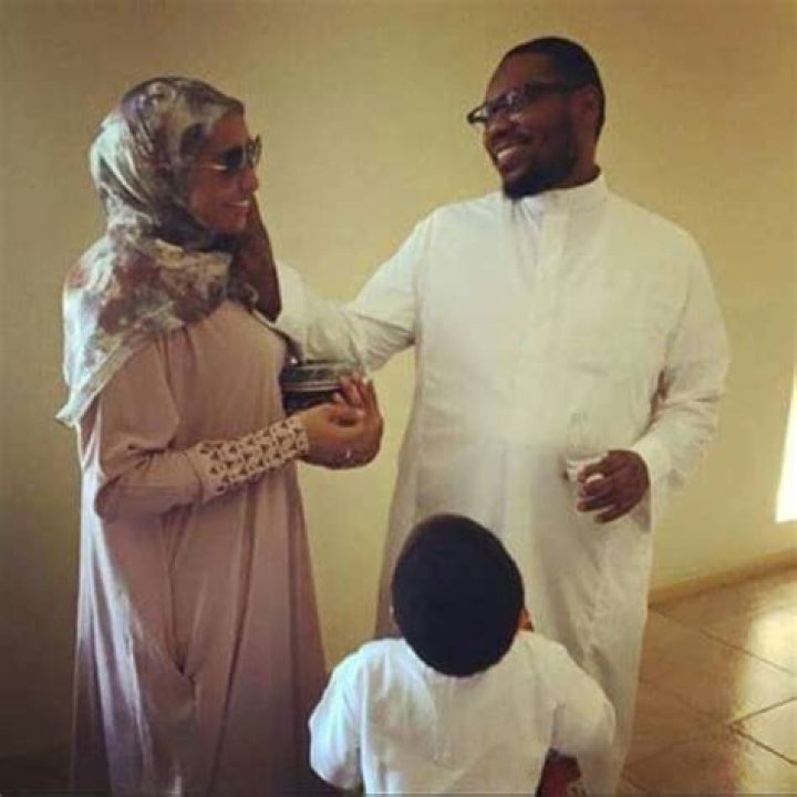 One who submits, and his wife and child. Beanie Sigel and His God and