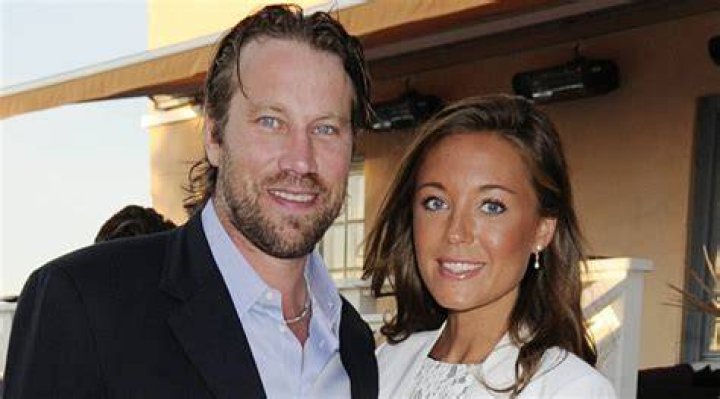Peter Forsberg har s&aring;lt lyxhuset i &Ouml;rnsk&ouml;ldsvik till Victor Hedman