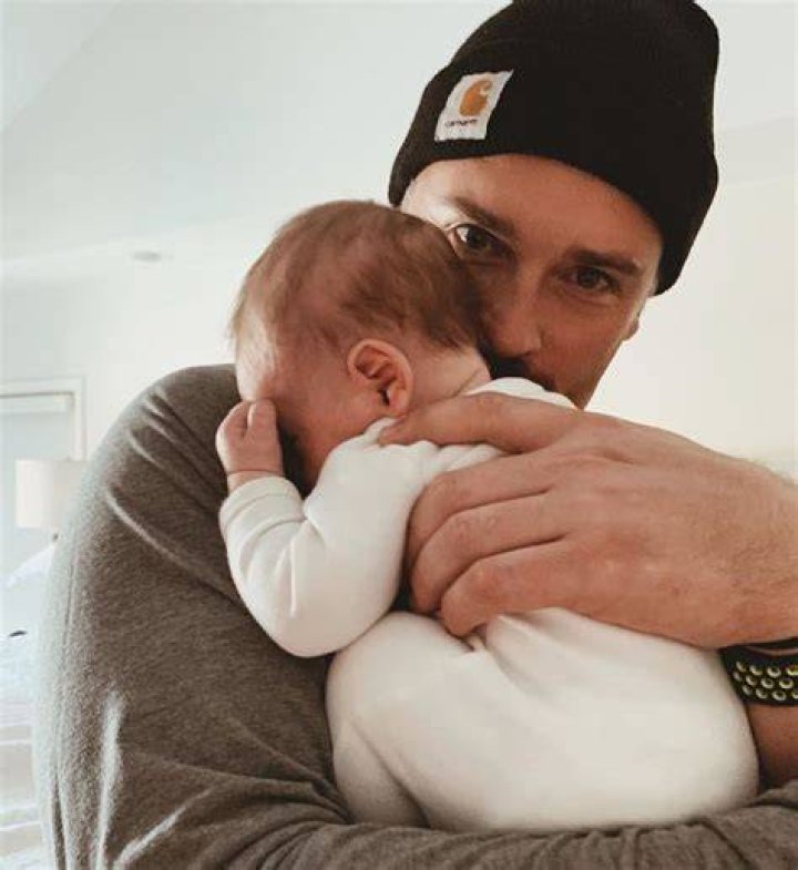 Tom Welling with his son Thomson Jessica Rose, Tom Welling, Super Bowl