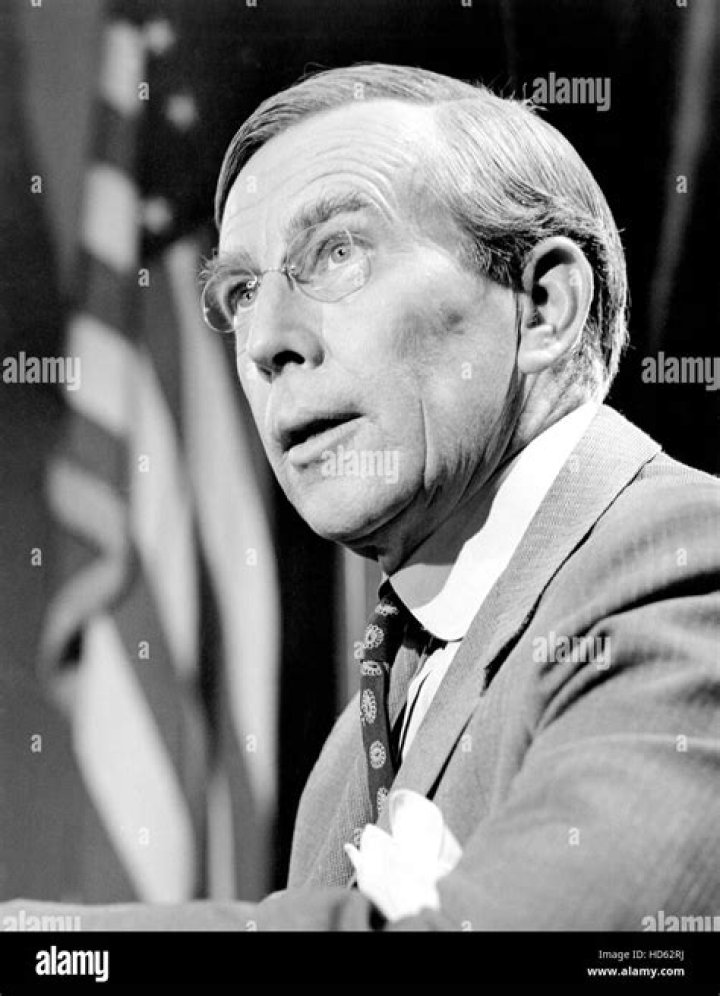 Whit Bissell - RiffVib